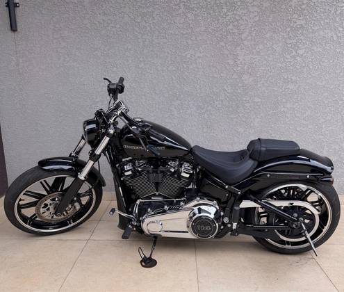 HARLEY-DAVIDSON SOFTAIL BREAKOUT 114 